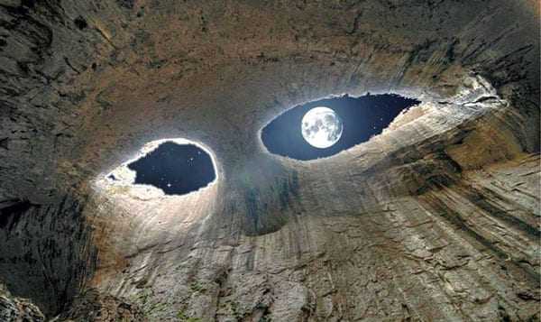 “Τα μάτια του Θεού”: Μια παράξενη σπηλιά!