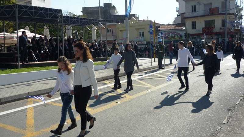 ΦΩΤΟΡΕΠΟΡΤΑΖ: ΠΑΡΕΛΑΣΗ ΔΗΜΟΤΙΚΩΝ ΣΧΟΛΕΙΩΝ