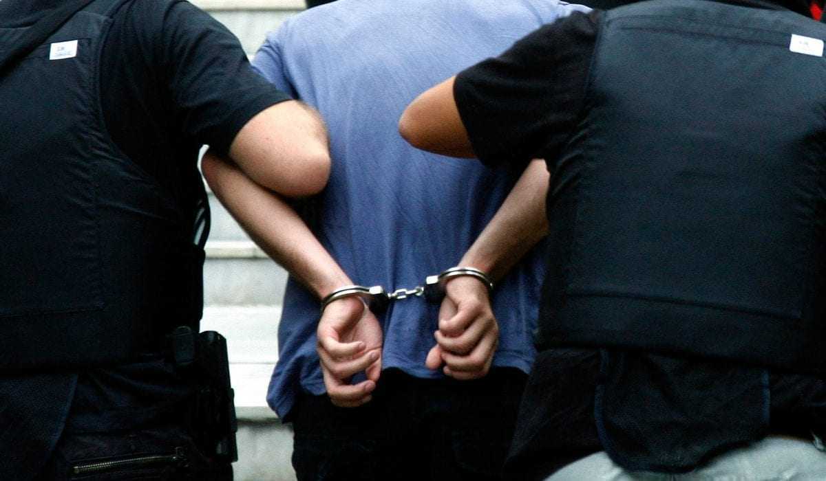 Συνελήφθησαν 2 διακινητές οι οποίοι προωθούσαν στο εσωτερικό της χώρας 17 μη νόμιμους μετανάστες