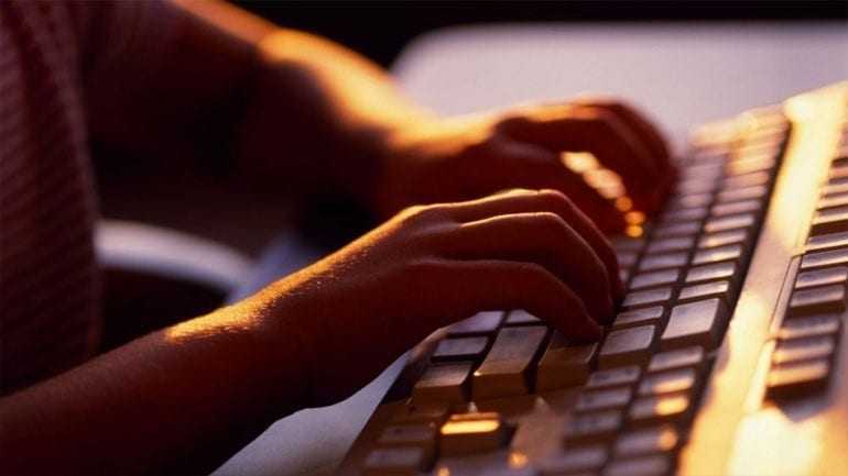 Επτά στα 10 νοικοκυριά έχουν πρόσβαση στο διαδίκτυο σύμφωνα με την ΕΛΣΤΑΤ