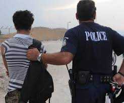 Συνελήφθησαν 3 υπήκοοι Συρίας για πλαστογραφία και παράνομη είσοδο στη χώρα.