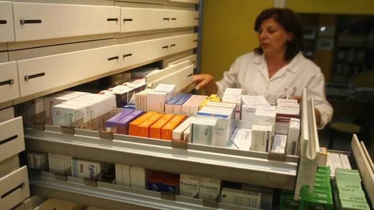 Φαρμακοποιοί: Αλαλούμ στην αγορά λόγω των δύο κατηγοριών ΦΠΑ