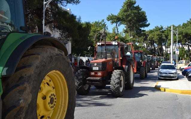 Να πληρώσει ο Χατζηγάκης και όχι οι 700.000 αγρότες.