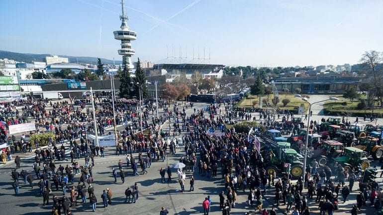 Χημικά και επεισόδια στη Θεσσαλονίκη-Πληροφορίες μιλούν για αναβολή των εγκαινίων της Agrotica