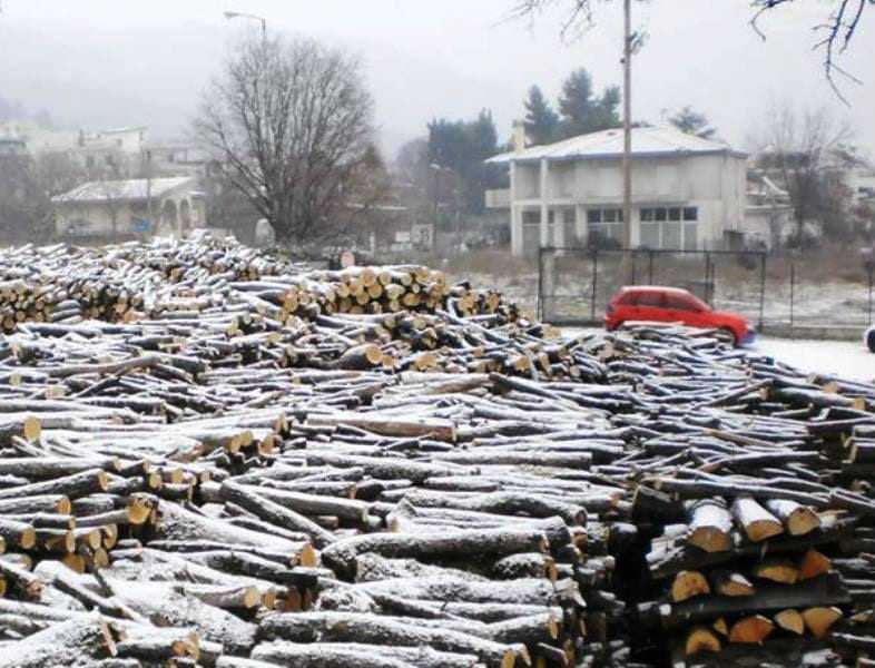 Προσοχή στα βρεγμένα ξύλα. Αγορά με το κυβικό