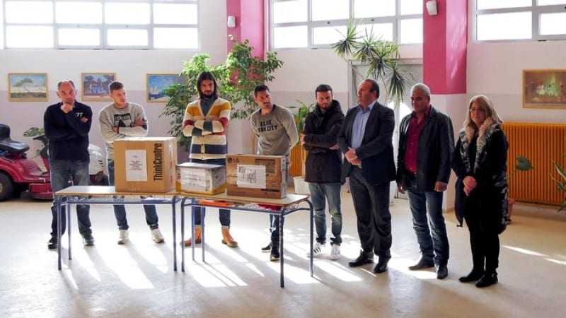 Παίχτες της Skoda Xanthis δώρισαν υπολογιστή στο Γυμνάσιο Ερασμίου