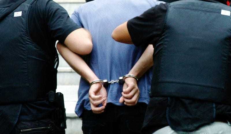Συνελήφθη διακινητής ο οποίος προωθούσε στο εσωτερικό της χώρας 1 μη νόμιμη μετανάστρια