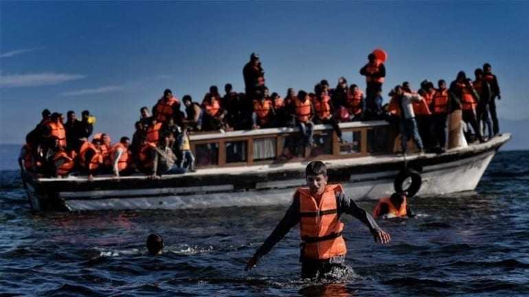 Ξύλινο σκάφος με μετανάστες και πρόσφυγες ανοικτά της Σαμοθράκης