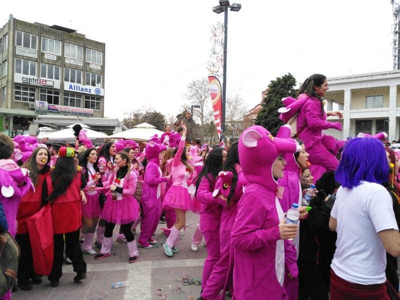 ΦΩΤΟΡΕΠΟΡΤΑΖ+ΒΙΝΤΕΟ 4 : Μεγάλη καρναβαλική παρέλαση της Ξάνθης