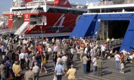 Αυξημένη η κίνηση στα λιμάνια του Πειραιά και της Ραφήνας