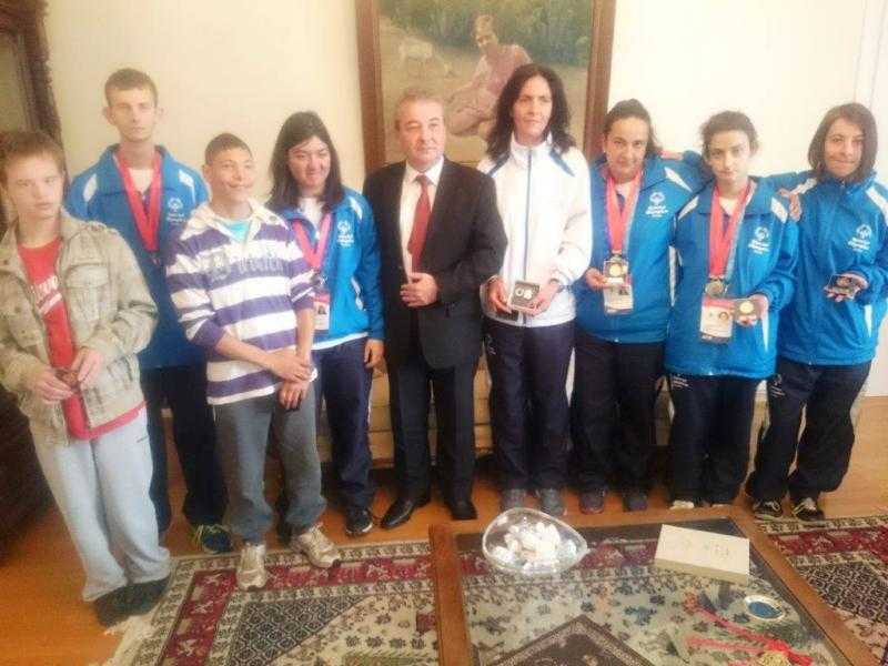 Οι  Special Olympics του ΕΕΕΕΚ Ξάνθης στον Δήμαρχο