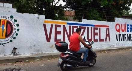 Βενεζουέλα: Αλλαγή ώρας για εξοικονόμηση ενέργειας και αύξηση του κατώτατου μισθού
