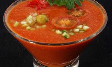 Γκασπάτσο (κρύα σούπα με ντομάτα και αγγούρι)
