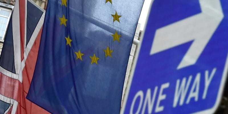 Κερδίζει «έδαφος» η ψήφος για έξοδο της Βρετανίας από την ΕΕ – Νέο «καμπανάκι» του ΔΝΤ για το Brexit