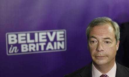 Ο Νάιτζελ Φάρατζ ανακοίνωσε πως παραιτείται από την ηγεσία του UKIP