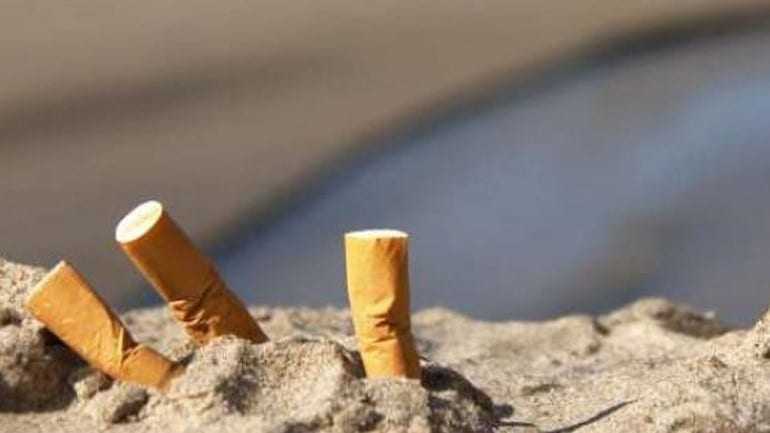 Πέντε τρισεκατομμύρια γόπες τσιγάρων πετιούνται οπουδήποτε αλλού εκτός από τα τασάκια