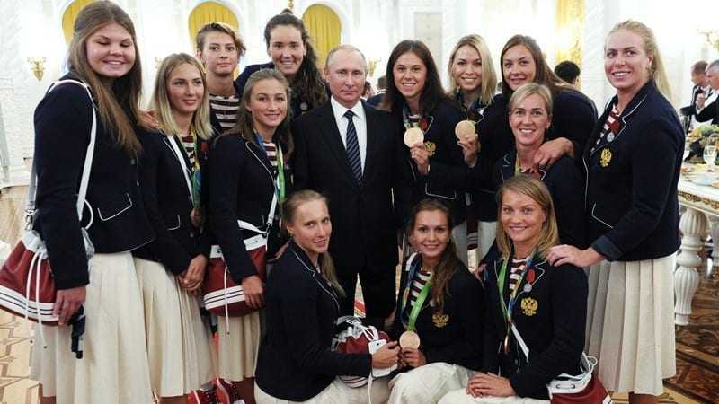Ο Πούτιν κέρασε σαμπάνια και από μία… BMW τους Ρώσους Ολυμπιονίκες