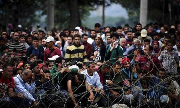 Η απάντηση του Επιτρόπου Δημήτρη Αβραμόπουλου στον Νίκο Ανδρουλάκη για τη μετεγκατάσταση των Προσφύγων