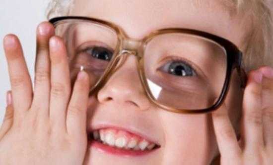 Προβλήματα όρασης στα παιδιά: Τι πρέπει να περιλαμβάνει το τσεκάπ των ματιών