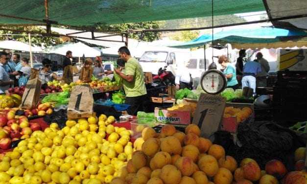 Λιγότερα τα ψώνια στο παζάρι λιγότερη και η “πραμάτεια”