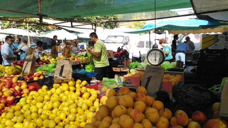 Λιγότερα τα ψώνια στο παζάρι λιγότερη και η “πραμάτεια”