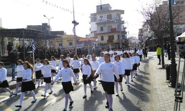 ΦΩΤΟΡΕΠΟΡΤΑΖ: ΠΑΡΕΛΑΣΗ ΜΑΘΗΤΩΝ ΔΗΜΟΤΙΚΩΝ, ΓΥΜΝΑΣΙΩΝ, ΛΥΚΕΙΩΝ ΤΗΣ ΞΑΝΘΗΣ 28η ΟΚΤΩΒΡΙΟΥ 2016