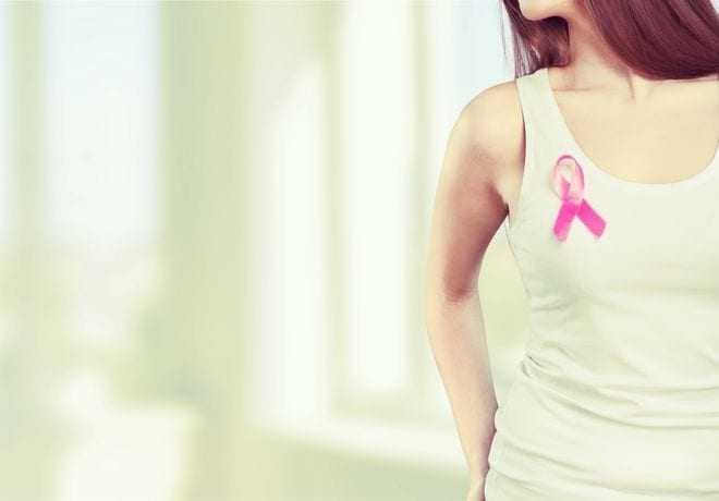 ‘Διαγνώστηκα με καρκίνο του μαστού στα 34. Δεν είναι ανίκητος’