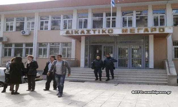 Επίθεση σε αστυνομικούς από  πολίτες τους μετήγαγαν στο δικαστικό μέγαρο Ξάνθης