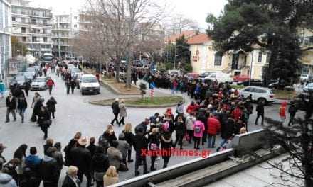 “Ουρά” οι επισκέπτες (ΦΩΤΟ+ΒΙΝΤΕΟ)