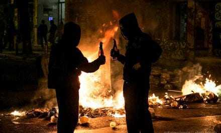 Οι «Αναρχικοί Μαθητές» υπεύθυνοι για τις μολότοφ στο υπουργείο Μακεδονίας-Θράκης