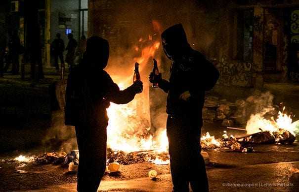 Οι «Αναρχικοί Μαθητές» υπεύθυνοι για τις μολότοφ στο υπουργείο Μακεδονίας-Θράκης