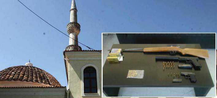 Στον εισαγγελέα ο ιμάμης της Ηλιόπετρας. Βρήκαν όπλα και πυρομαχικά μέσα στο τζαμί