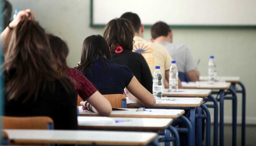 “Προχειρότητα και ανευθυνότητα από το Υπουργείο Παιδείας απέναντι στους υποψηφίους των πανελλαδικών εξετάσεων”