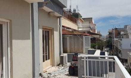 Γκρεμίστηκε μαρκίζα του 4ου ορόφου στο Αστυνομικό Μέγαρο της Αλεξανδρούπολης