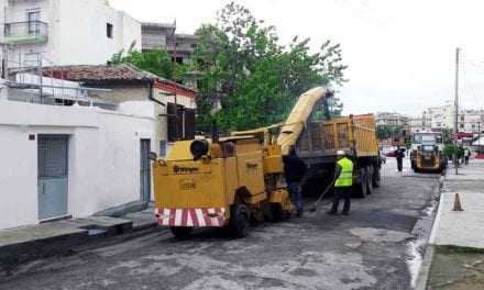 Ασφαλτόστρωση στην οδό 12 Αποστόλων.