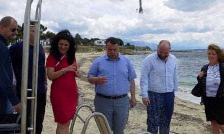 Ξεκίνησε η λειτουργία της ειδικής ράμπας πρόσβασης στη θάλασσα στην παραλία Αβδήρων