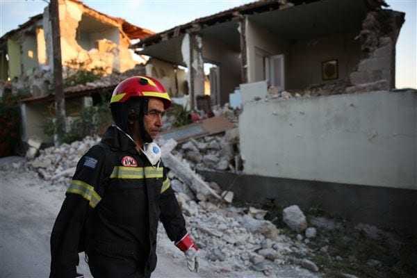 Μετρά πληγές η Λέσβος μετά τον ισχυρό σεισμό των 6,1 βαθμών