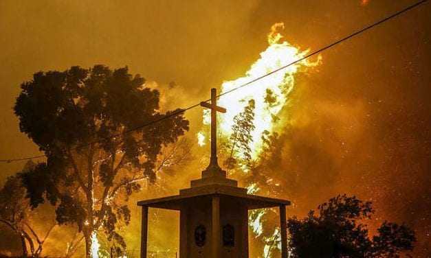 Τριήμερο εθνικό πένθος στην Πορτογαλία για τους 62 νεκρούς από τη δασική φωτιά στη Λεϊρία