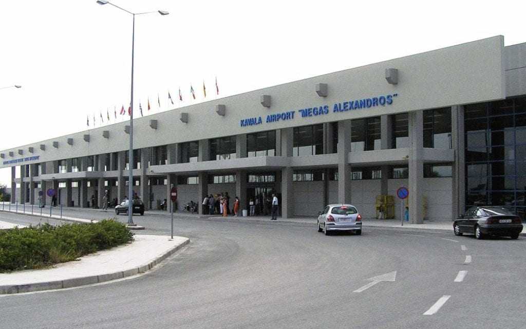 Συνελήφθησαν 2 υπήκοοι Αφγανιστάν οι οποίοι επιχείρησαν να ταξιδέψουν από τον Κρατικό Αερολιμένα Καβάλας στη Γερμανία με πλαστά έγγραφα   