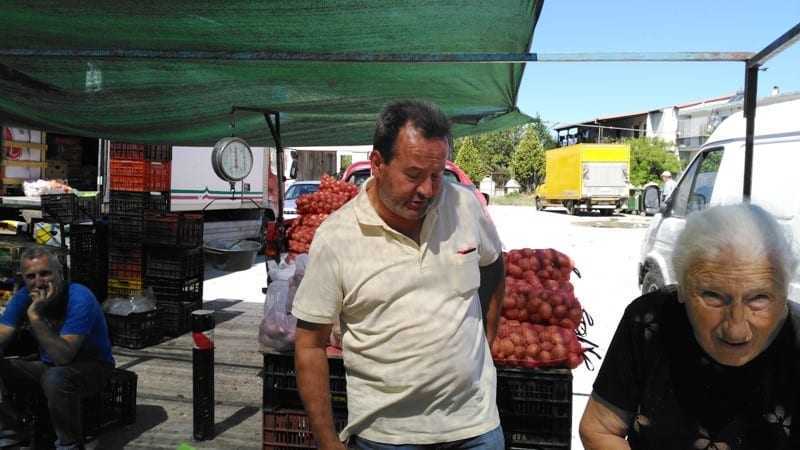 Καλοκαίρι/ Δύσκολο το μεροκάματο για τους παραγωγούς στο παζάρι