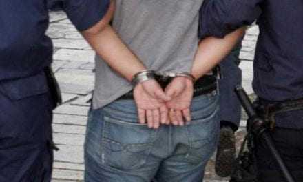 Γιος πασίγνωστου ηθοποιού συνελήφθη για επιθέσεις και ξυλοδαρμούς γυναικών στο Χαλάνδρι.
