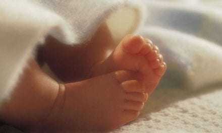 Τραγικό: Δύο μωρά βρέθηκαν εγκαταλελειμμένα σε διαμέρισμα στο Περιστέρι