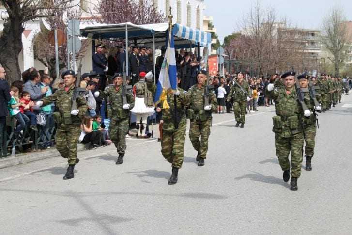 Τι άλλο θα δούμε στην Ελλάδα; Τι τους πείραζε;Η κυβέρνηση απαγορεύει στα Τάγματα Εθνοφυλακής να παρελάσουν!