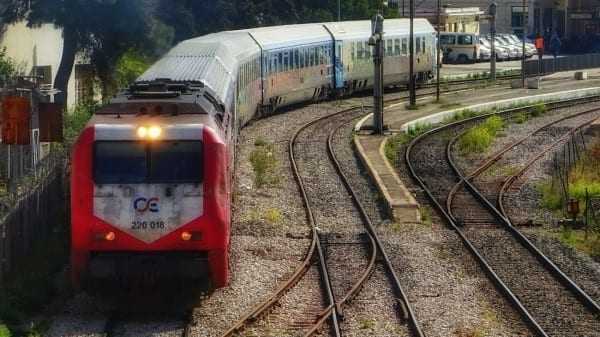 Σύγκρουση ΙΧ με τρένο στην Βέροια – Σε σοβαρή κατάσταση ο οδηγός του αυτοκινήτου