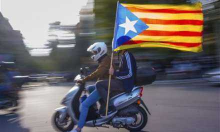 Η Καταλονία επιμένει στην ανεξαρτησία – Πλαστά τα επεισόδια βίας λέει η Ισπανία