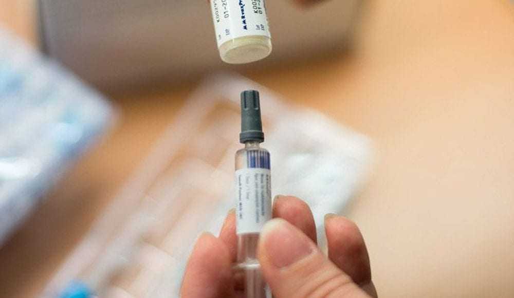 ΚΚΕ: Δωρεάν εμβολιασμό όλου του  πληθυσμού κατά της ιλαράς