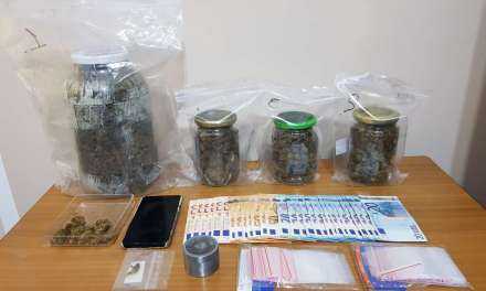 “Βραχιόλια” της αστυνομίας σε εμπόρους ναρκωτικών. 3 κιλά χασίς η “πραμάτεια” τους