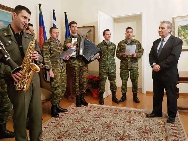Κάλαντα και ευχές για τα Χριστούγεννα δέχθηκε ο Δήμαρχος Ξάνθης