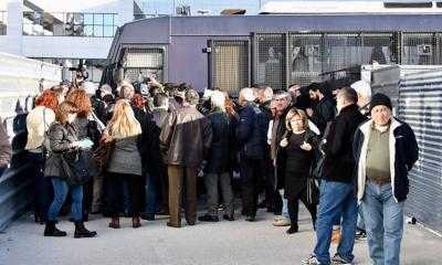 62χρονος Ρομά πέθανε μέσα στο αστυνομικό τμήμα Φυλής! Επεισόδια στο σημείο- Τραυματίστηκαν αστυνομικοί