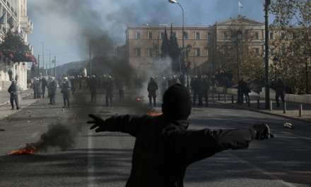 Κάτι δεν πάει καλά με τη Δημοκρατία στη χώρα μας